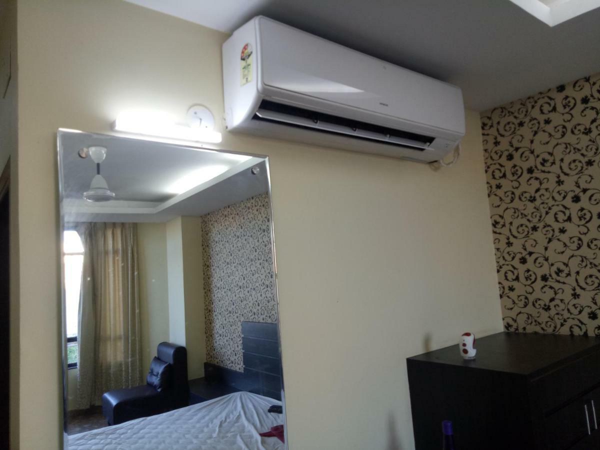 Assam Jatri Niwas Hotel Puri Esterno foto